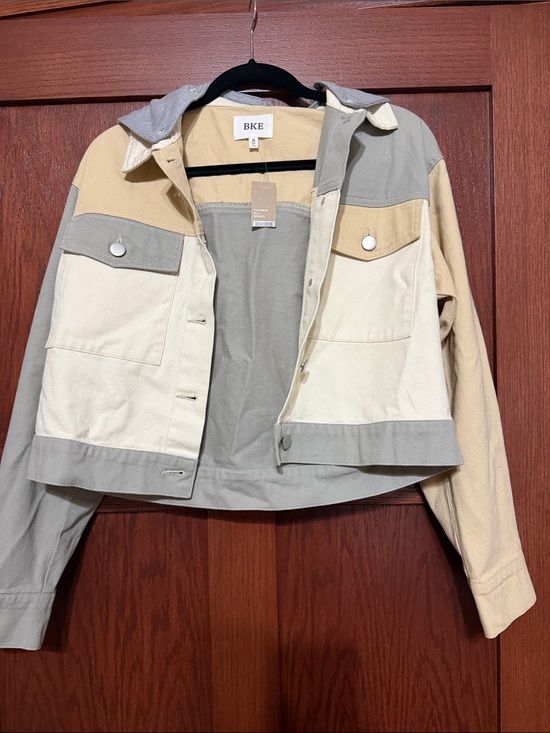 BKE Jackets & Blazers - BKE Women's Colorblock Cropped Jacket in Beige, Cream, Gray, NWT